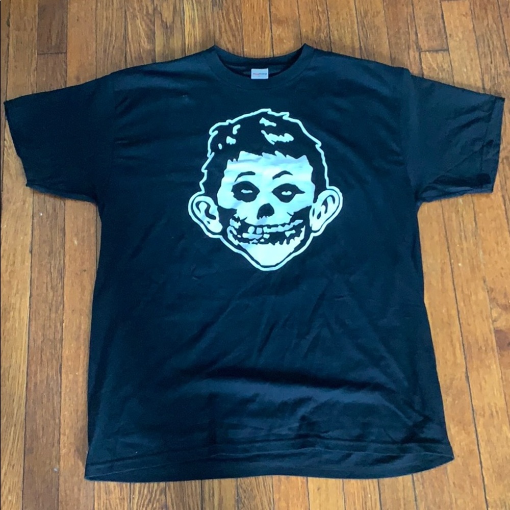 anything Mad Misfists T-shirt 2006 XL Used